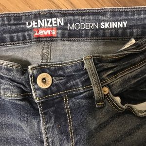 DENZIN LEVI’S MODERN SKINNY JEANS